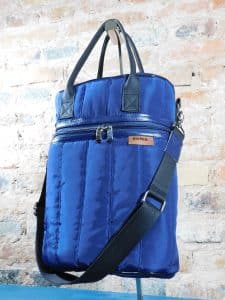 bolso matero, realizado en matelase, cuenta con bolsillo interior.