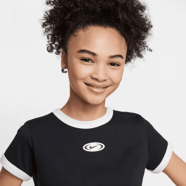 Nike Tshirt Cropped Bassic Blk Kids - Imagen 3
