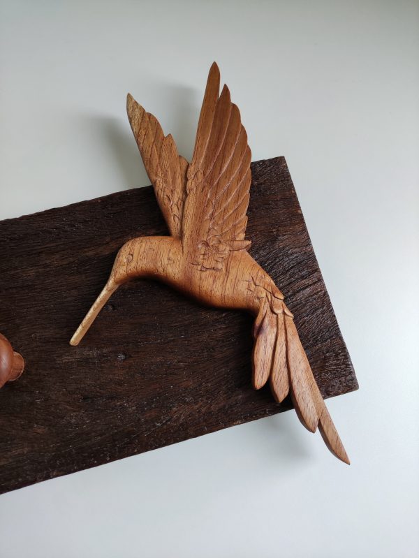 Perchero colibrí tallado en madera - Imagen 2