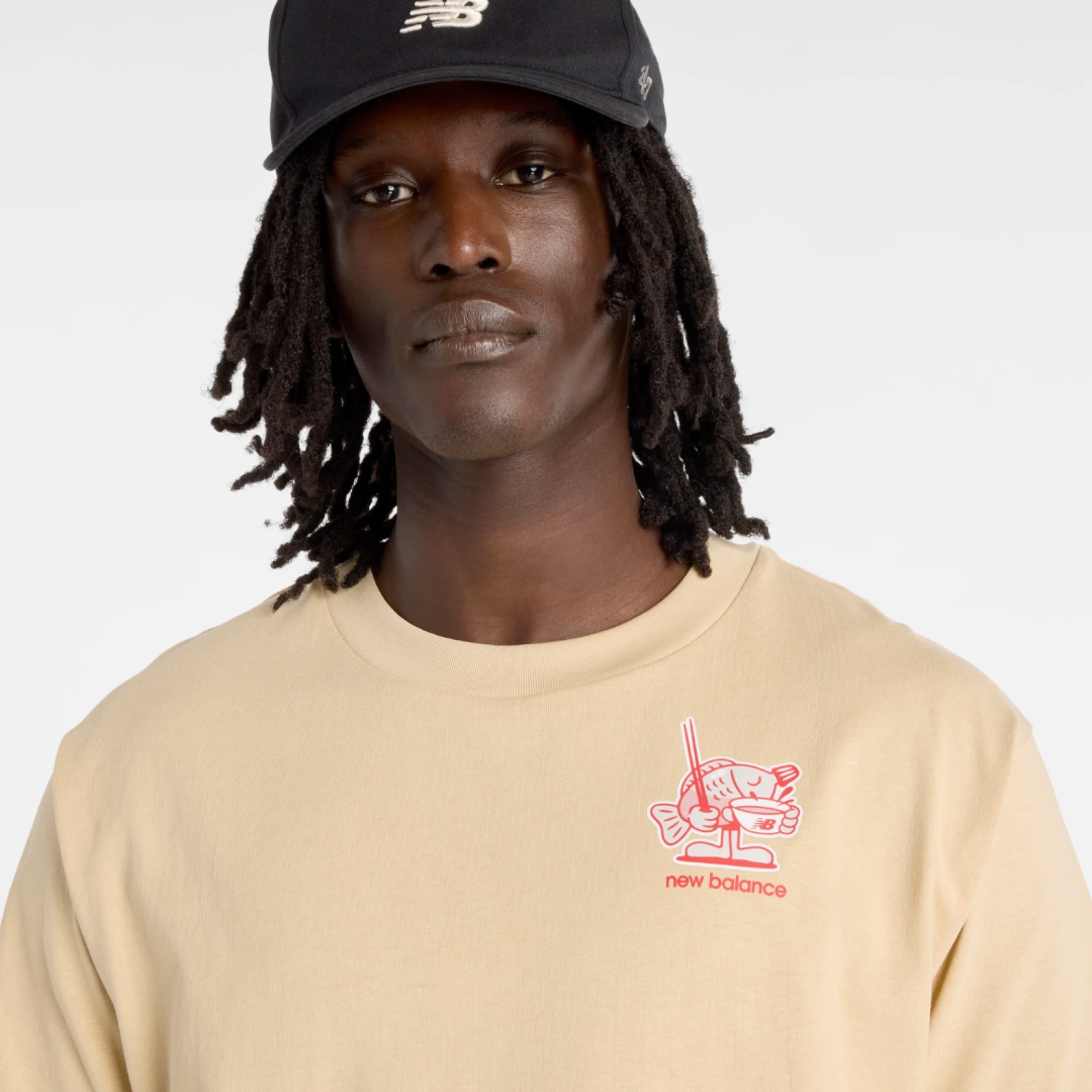 New Balance Tshirt Ramen Classic Bei Men - Imagen 3